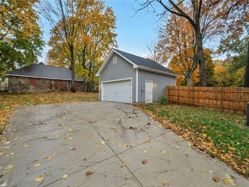 492 Douglas Street, Akron, OH 44307 Photo 41