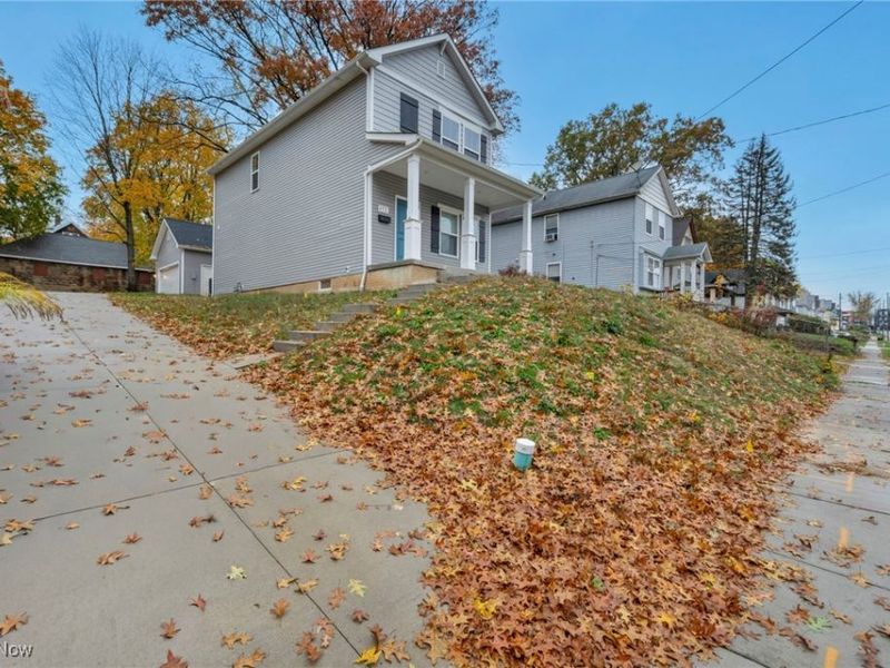 492 Douglas Street, Akron, OH 44307 Photo 5