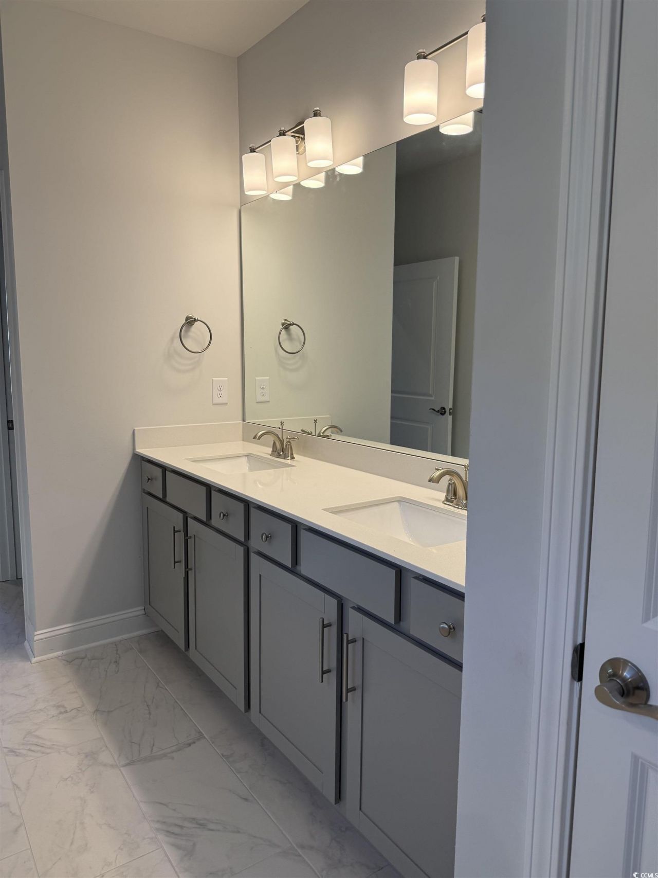 1439 Winding Creek Way Photo 6