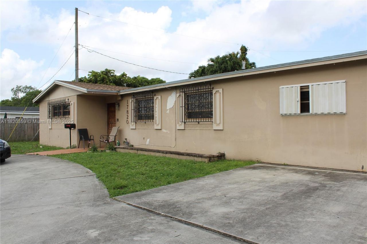 17820 NW 82nd Ave, Hialeah, FL 33015 Photo