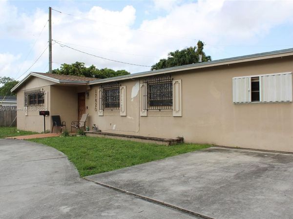 17820 NW 82nd Ave, Hialeah, FL 33015