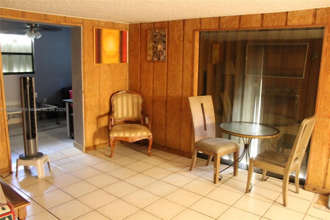 17820 NW 82nd Ave, Hialeah, FL 33015 Photo