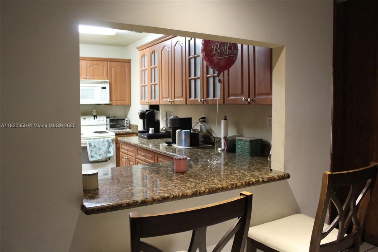 17820 NW 82nd Ave, Hialeah, FL 33015 Photo