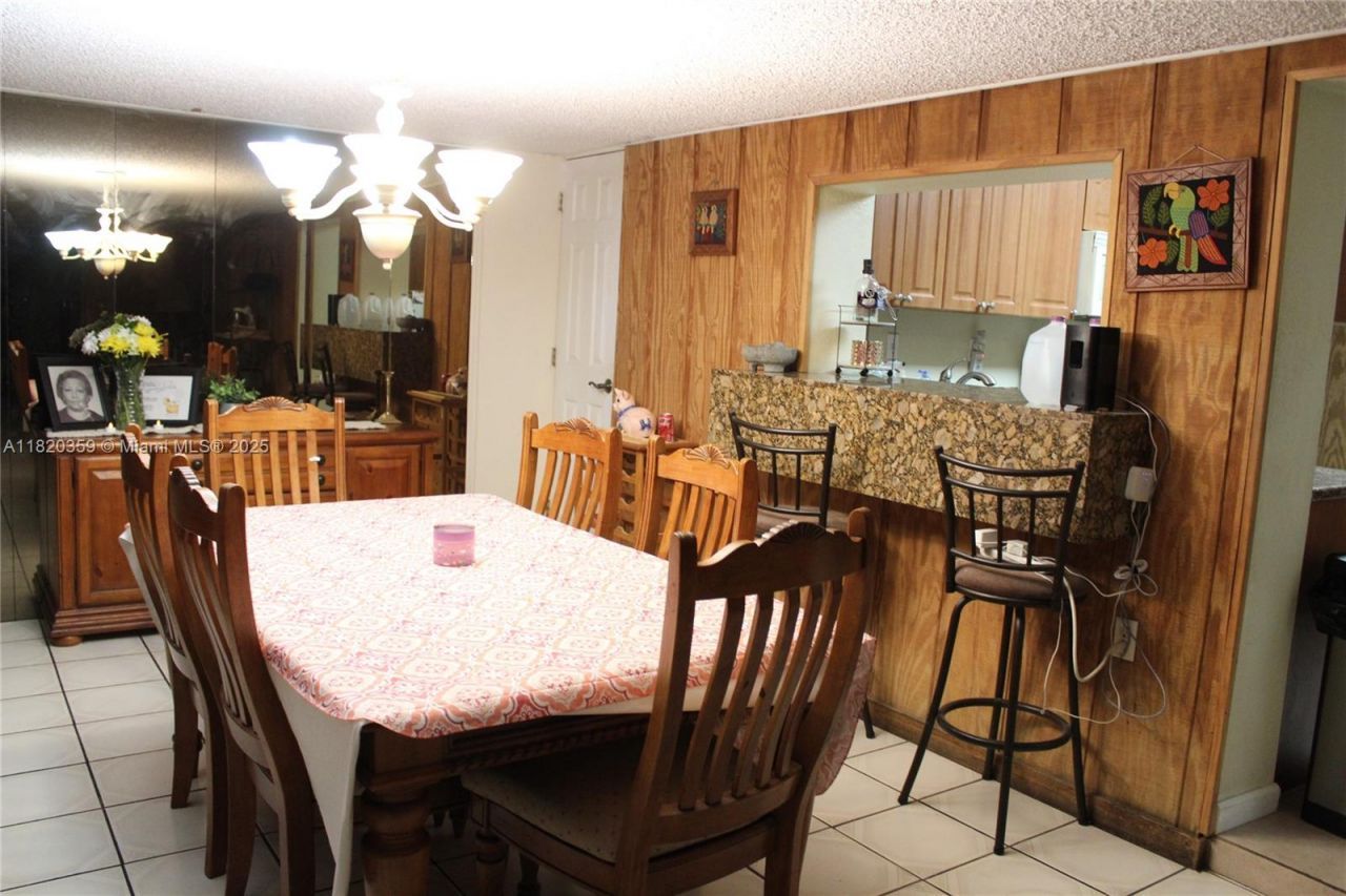 17820 NW 82nd Ave, Hialeah, FL 33015 Photo