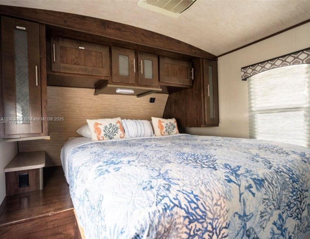 325 Calusa St, Unit 118, Key Largo, FL 33037 Photo