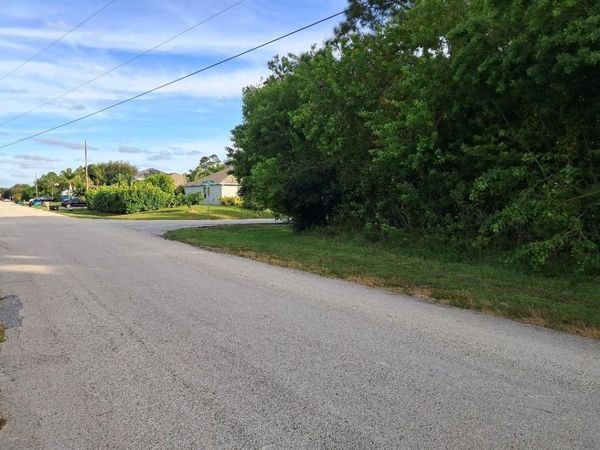 360 SW Undallo Road, Port St. Lucie, FL 34953