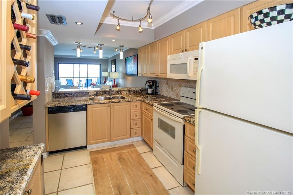 4720 NE Sandpebble Trace, Unit 403, Stuart, FL 34996 Photo
