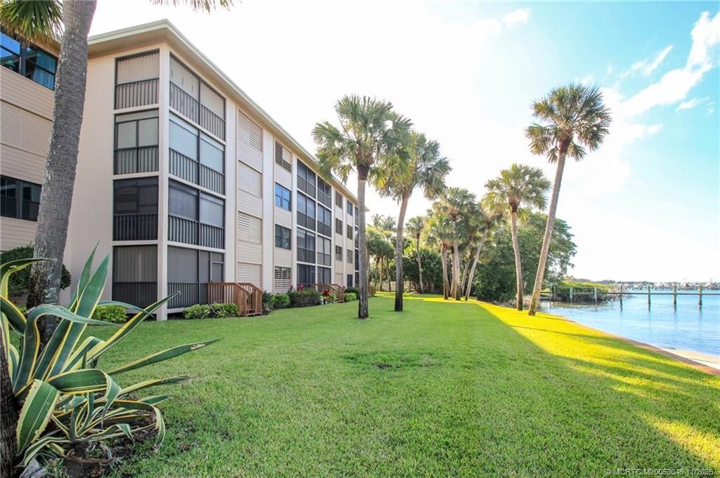 4720 NE Sandpebble Trace, Unit 403, Stuart, FL 34996 Photo
