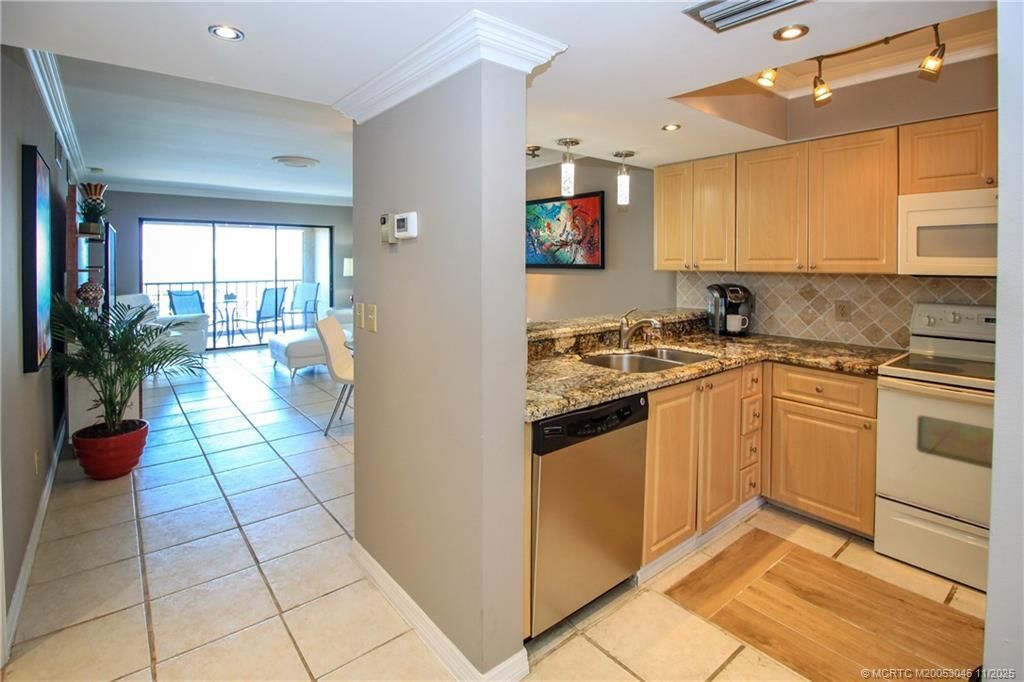 4720 NE Sandpebble Trace, Unit 403, Stuart, FL 34996 Photo