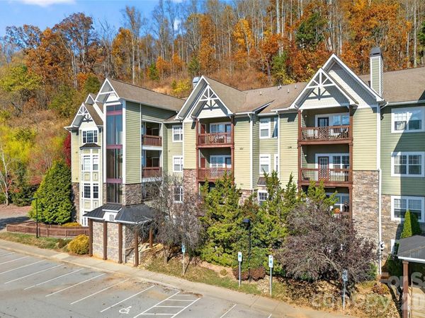 2000 Olde Eastwood Village Boulevard, Unit 104, Asheville, NC 28803
