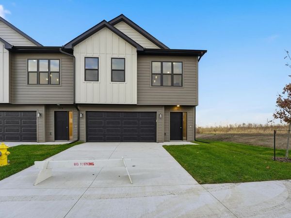 1382 Meadow Rose Place, Waukee, IA 50263