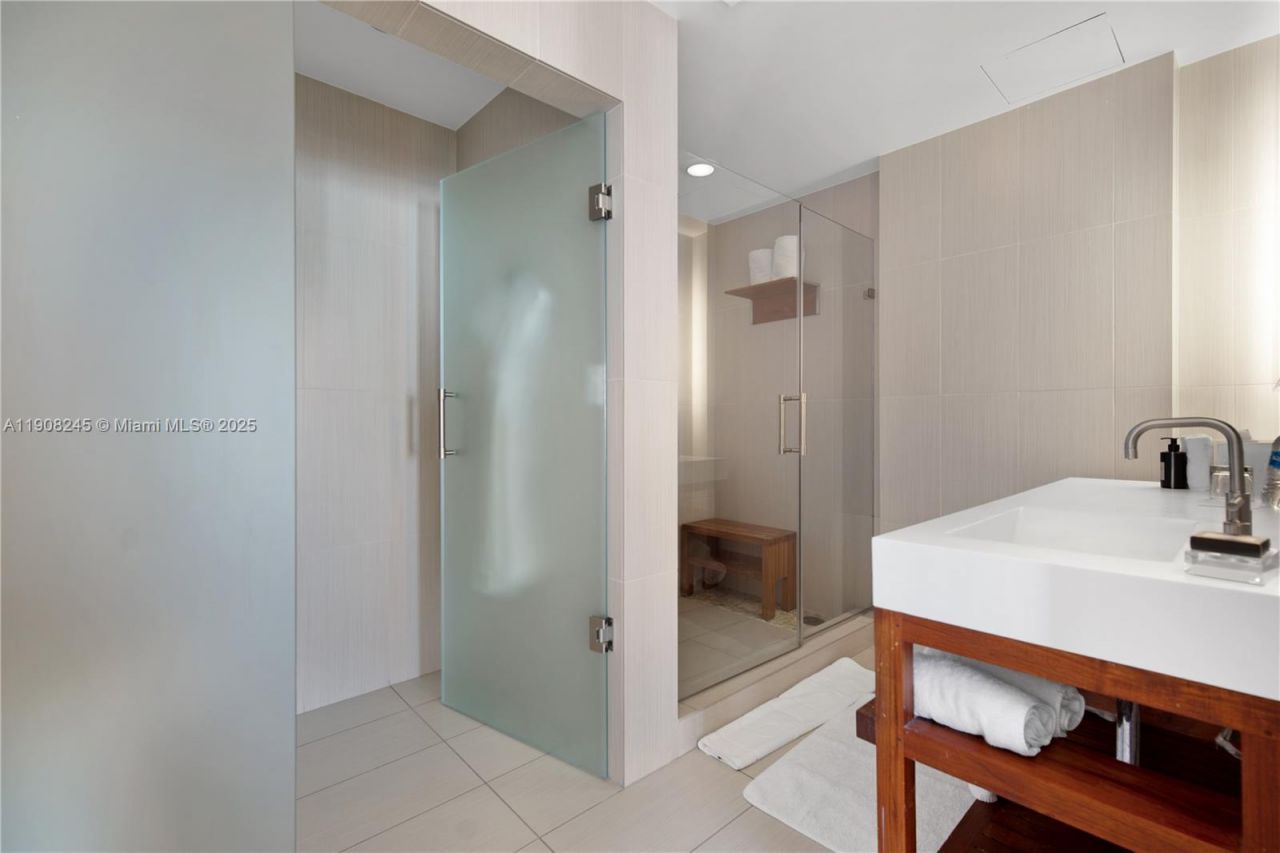 3101 Bayshore Dr, Unit 1102, Fort Lauderdale, FL 33304 Photo