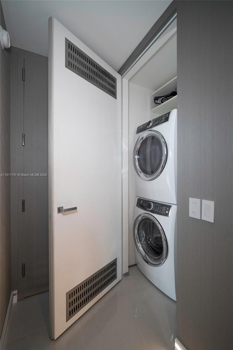 18975 Collins Ave, Unit 1705, Sunny Isles Beach, FL 33160 Photo