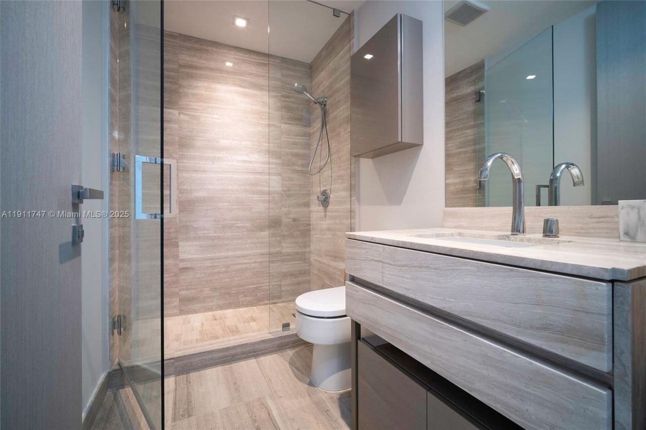 18975 Collins Ave, Unit 1705, Sunny Isles Beach, FL 33160 Photo