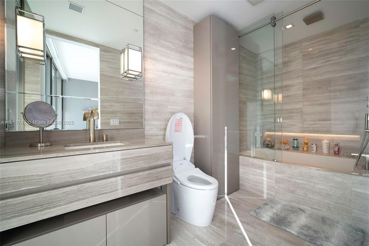 18975 Collins Ave, Unit 1705, Sunny Isles Beach, FL 33160 Photo