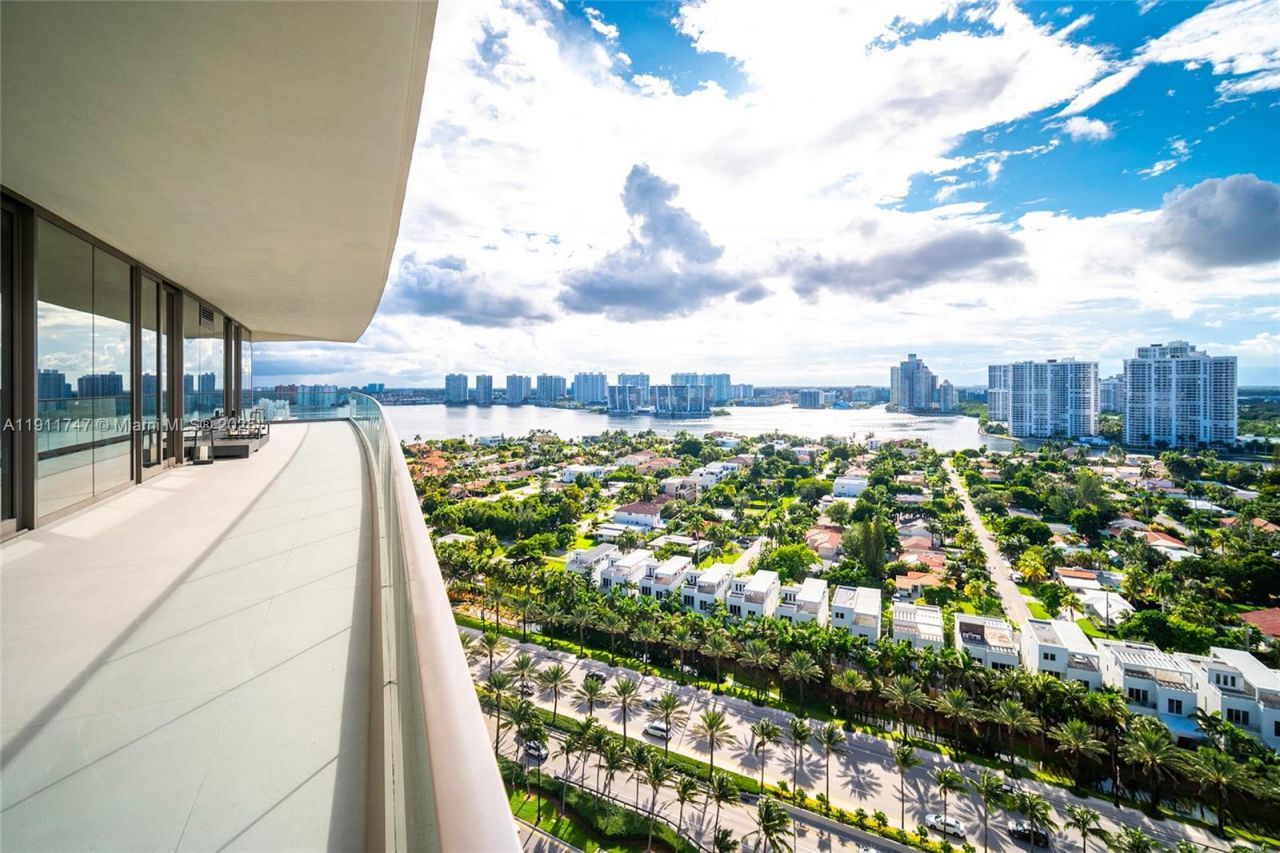 18975 Collins Ave, Unit 1705, Sunny Isles Beach, FL 33160 Photo