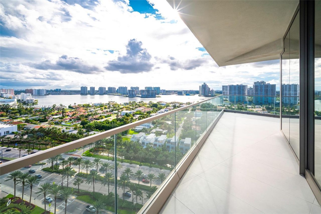 18975 Collins Ave, Unit 1705, Sunny Isles Beach, FL 33160 Photo