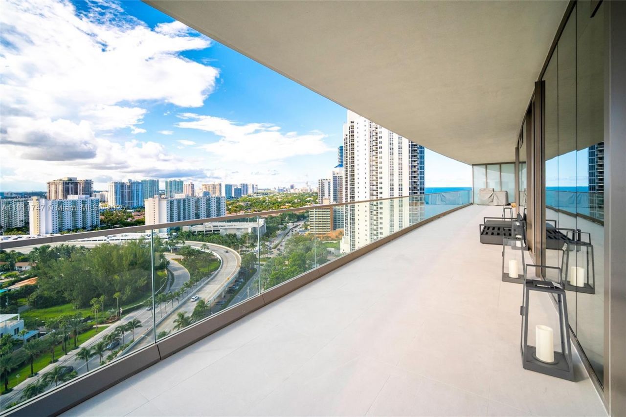 18975 Collins Ave, Unit 1705, Sunny Isles Beach, FL 33160 Photo