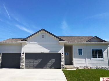 11208 Grebe Street, Omaha, NE 68142