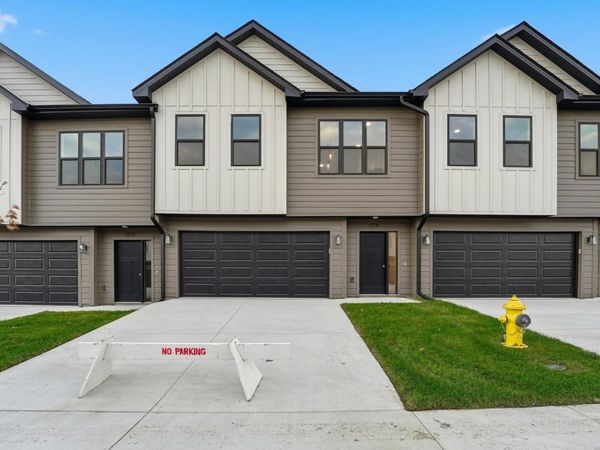 1376 Meadow Rose Place, Waukee, IA 50263