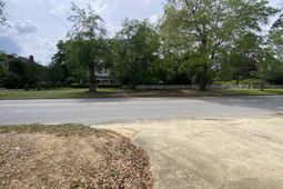 1310 Lyttleton Street photo 4