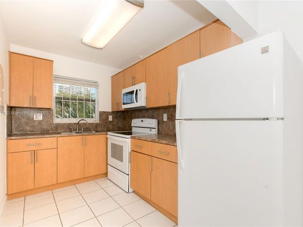 1060 NE 78th St Rd, Unit 10, Miami, FL 33138