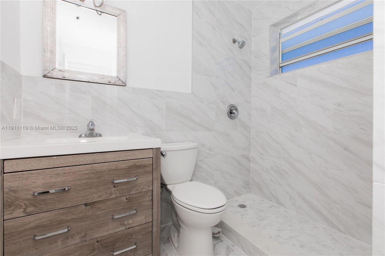 1060 NE 78th St Rd, Unit 10, Miami, FL 33138 Photo