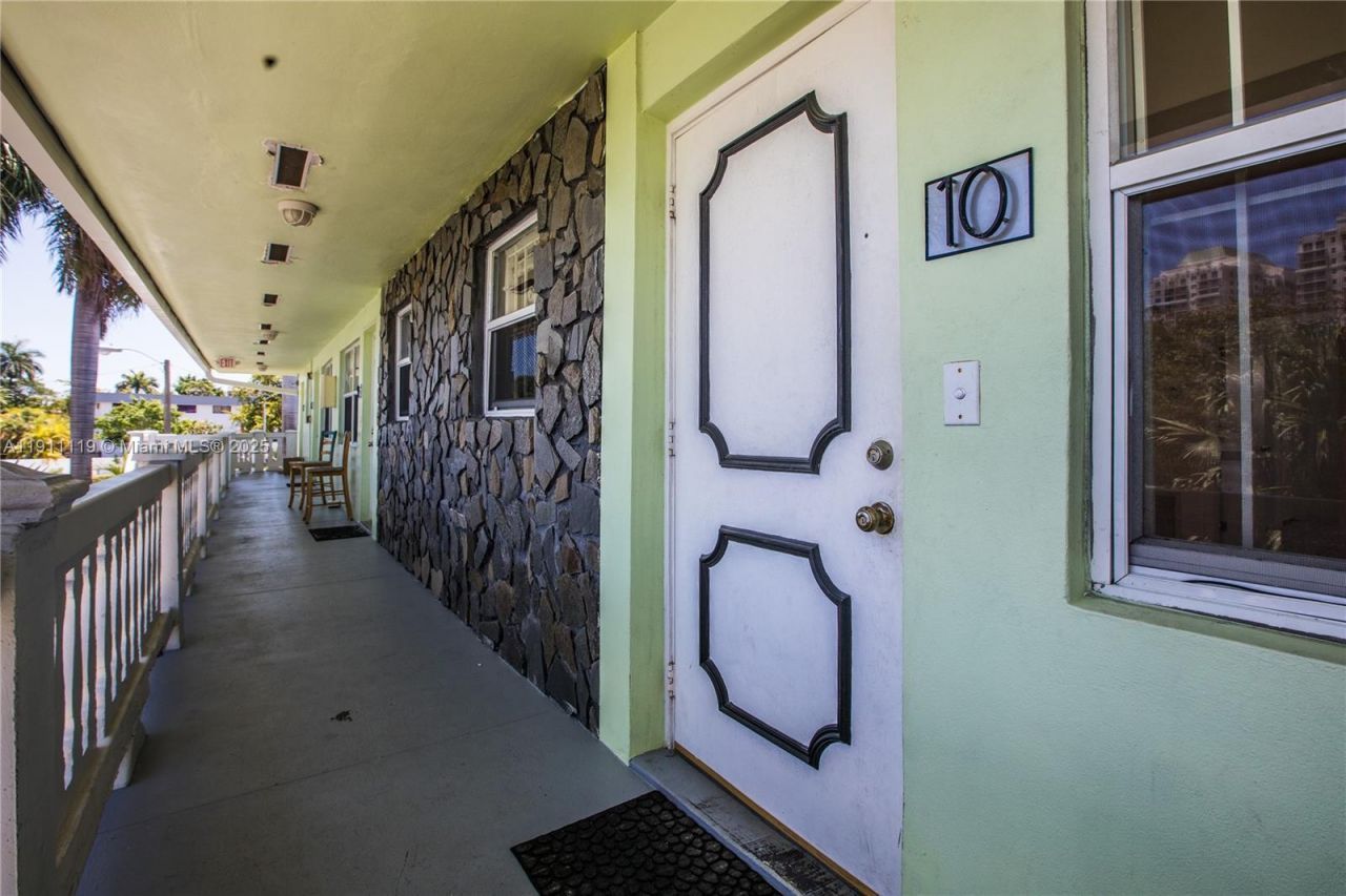 1060 NE 78th St Rd, Unit 10, Miami, FL 33138 Photo