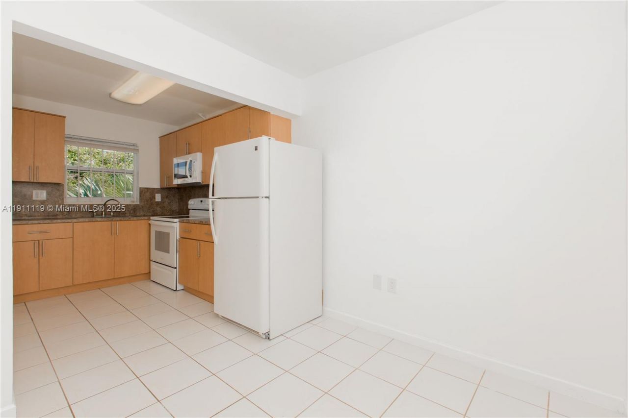 1060 NE 78th St Rd, Unit 10, Miami, FL 33138 Photo