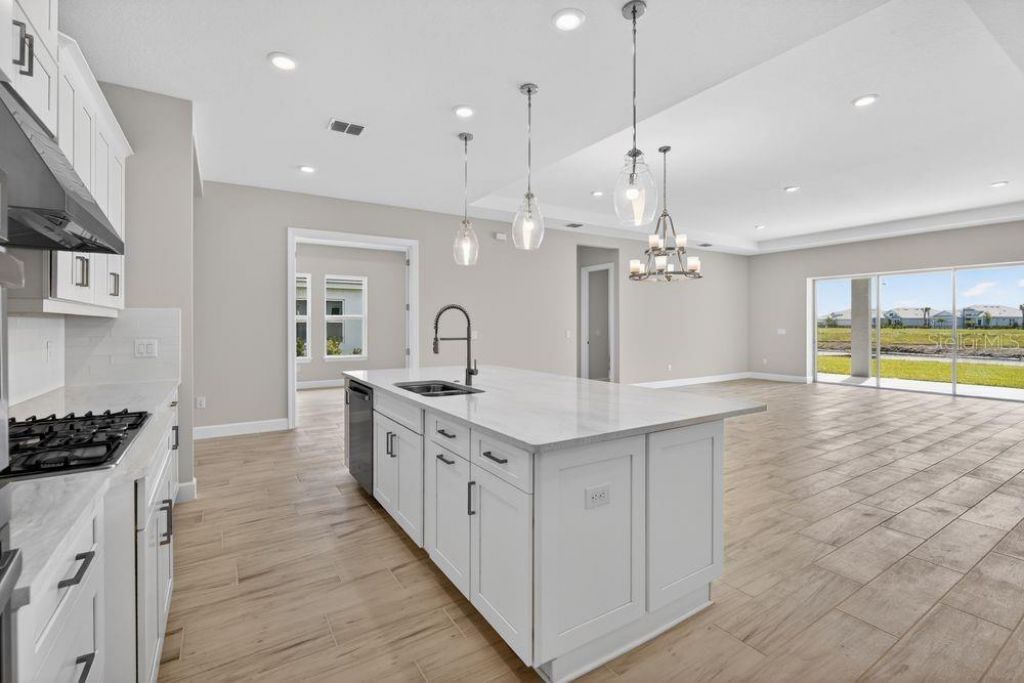 13716 Buchanan Drive, Palmetto, FL 34221 Photo