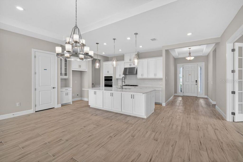 13716 Buchanan Drive, Palmetto, FL 34221 Photo