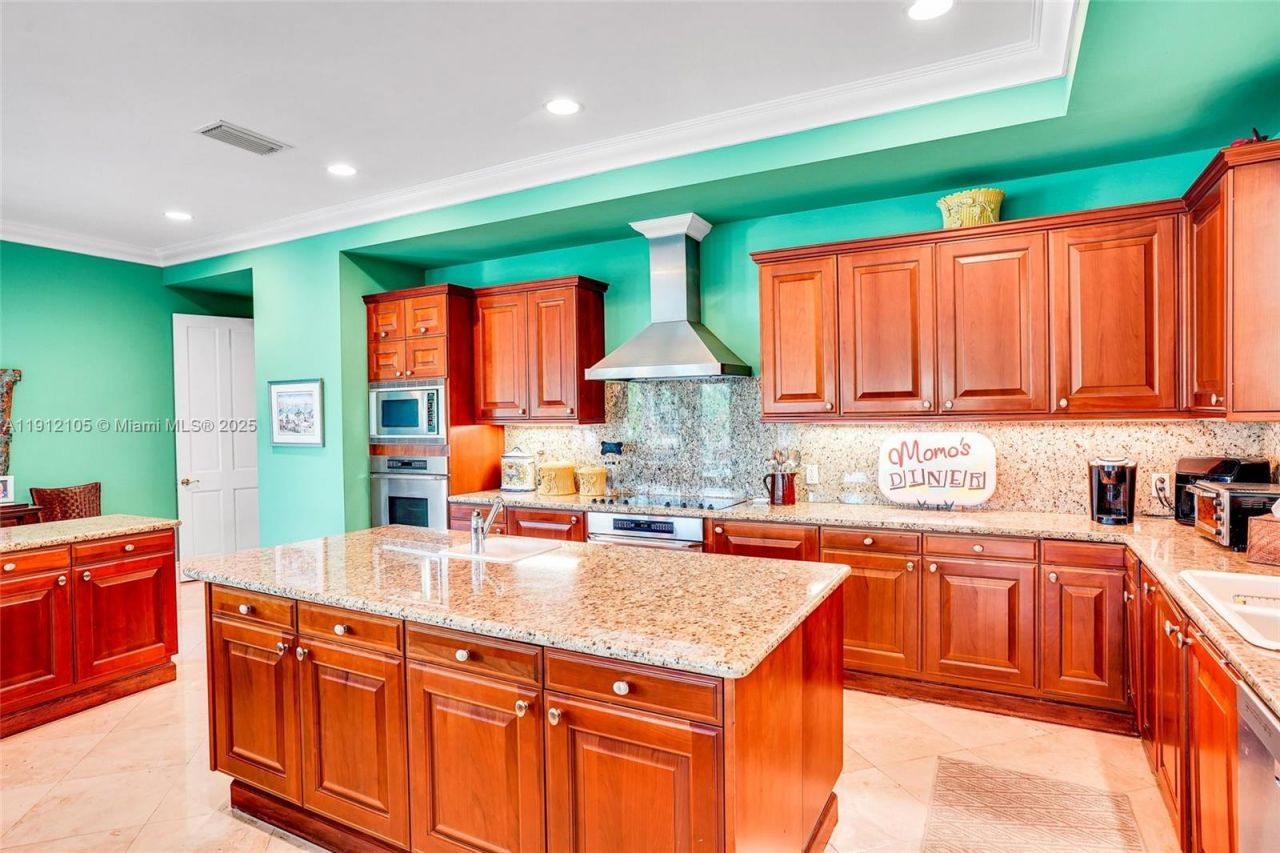 550 Harbor Dr, Key Biscayne, FL 33149 Photo