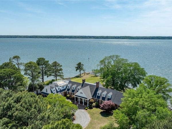 6454 Carmines Island Lane , Hayes, VA 23072