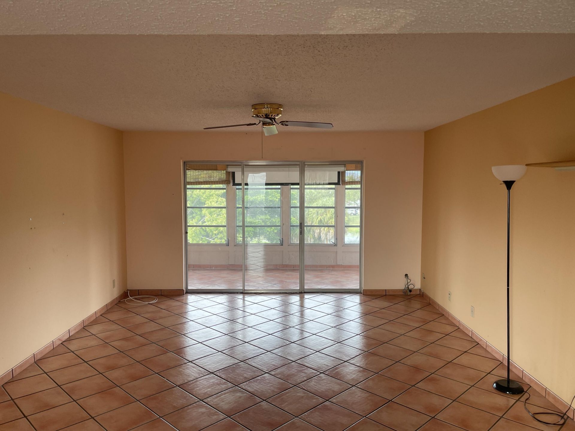 729 Lori Drive, Unit 405, Palm Springs, FL 33461 Photo