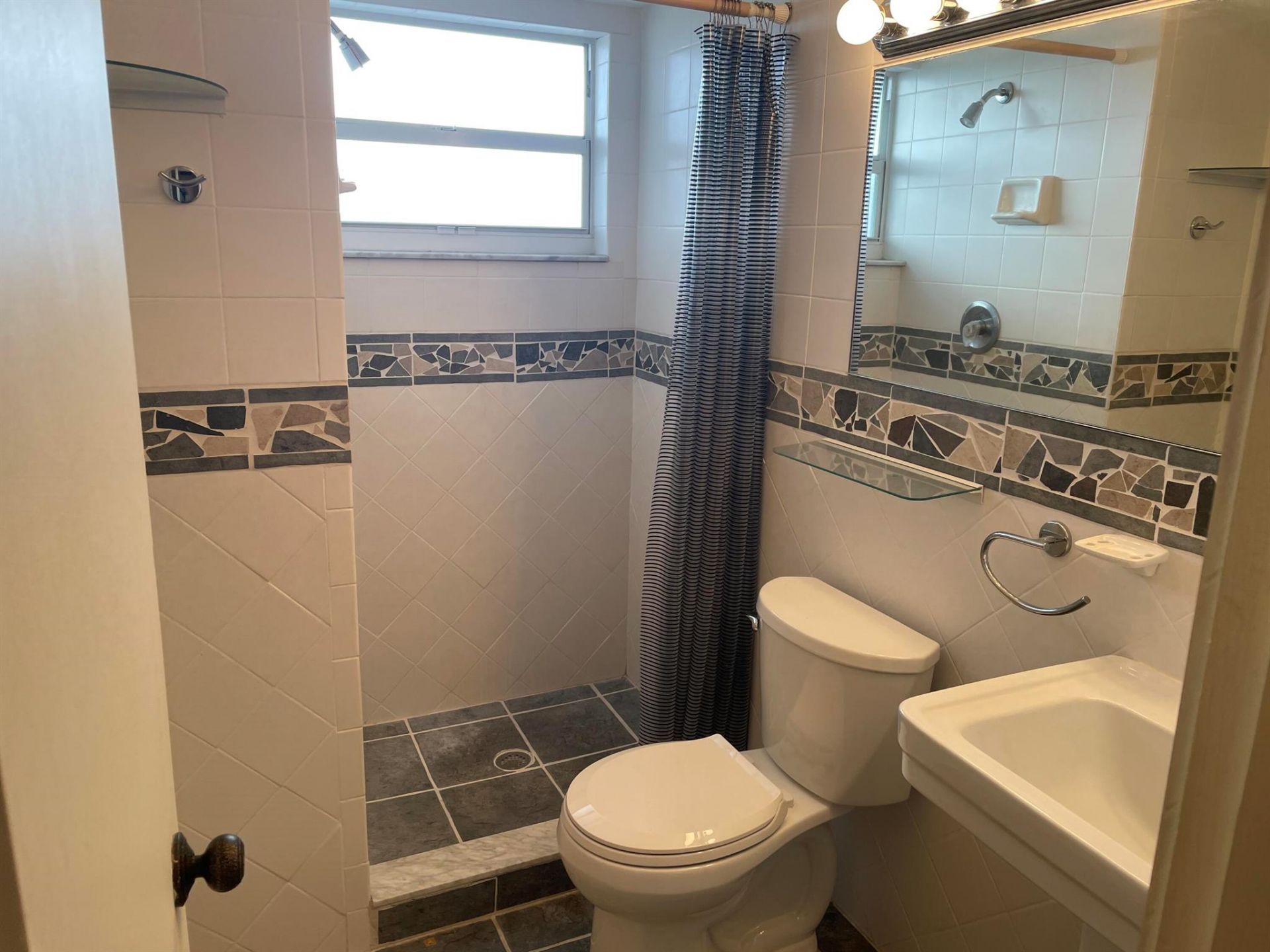 729 Lori Drive, Unit 405, Palm Springs, FL 33461 Photo