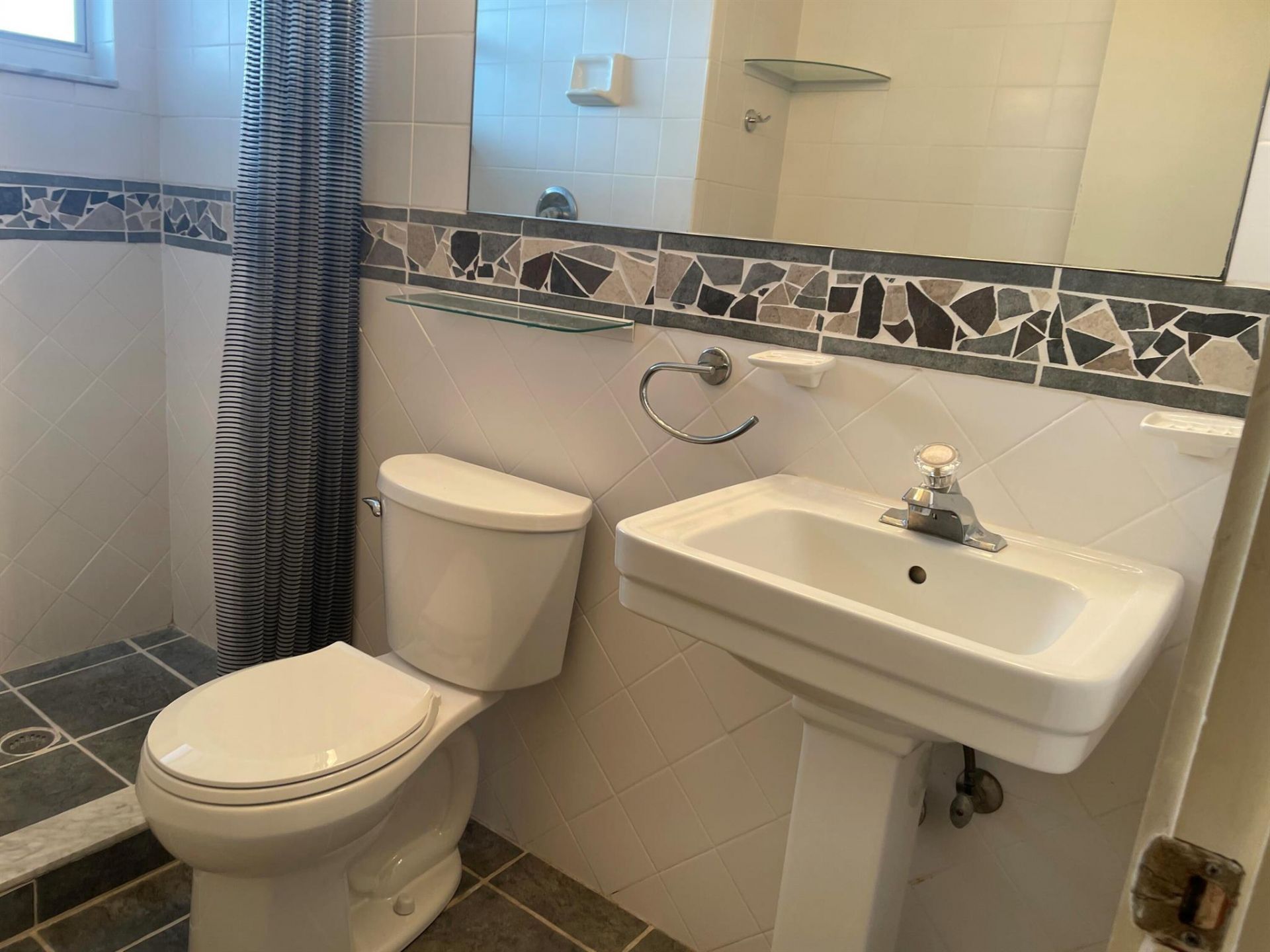 729 Lori Drive, Unit 405, Palm Springs, FL 33461 Photo