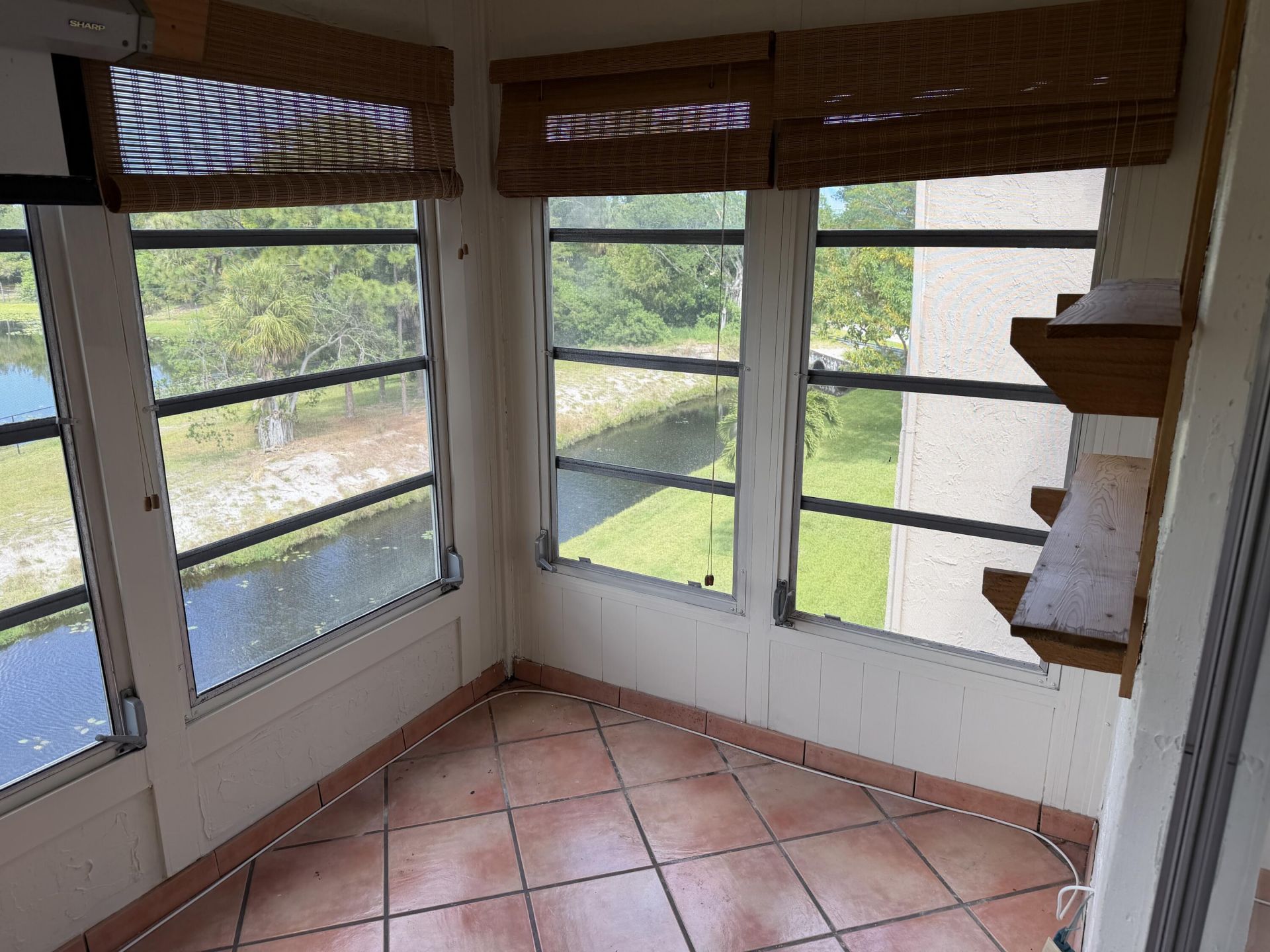 729 Lori Drive, Unit 405, Palm Springs, FL 33461 Photo