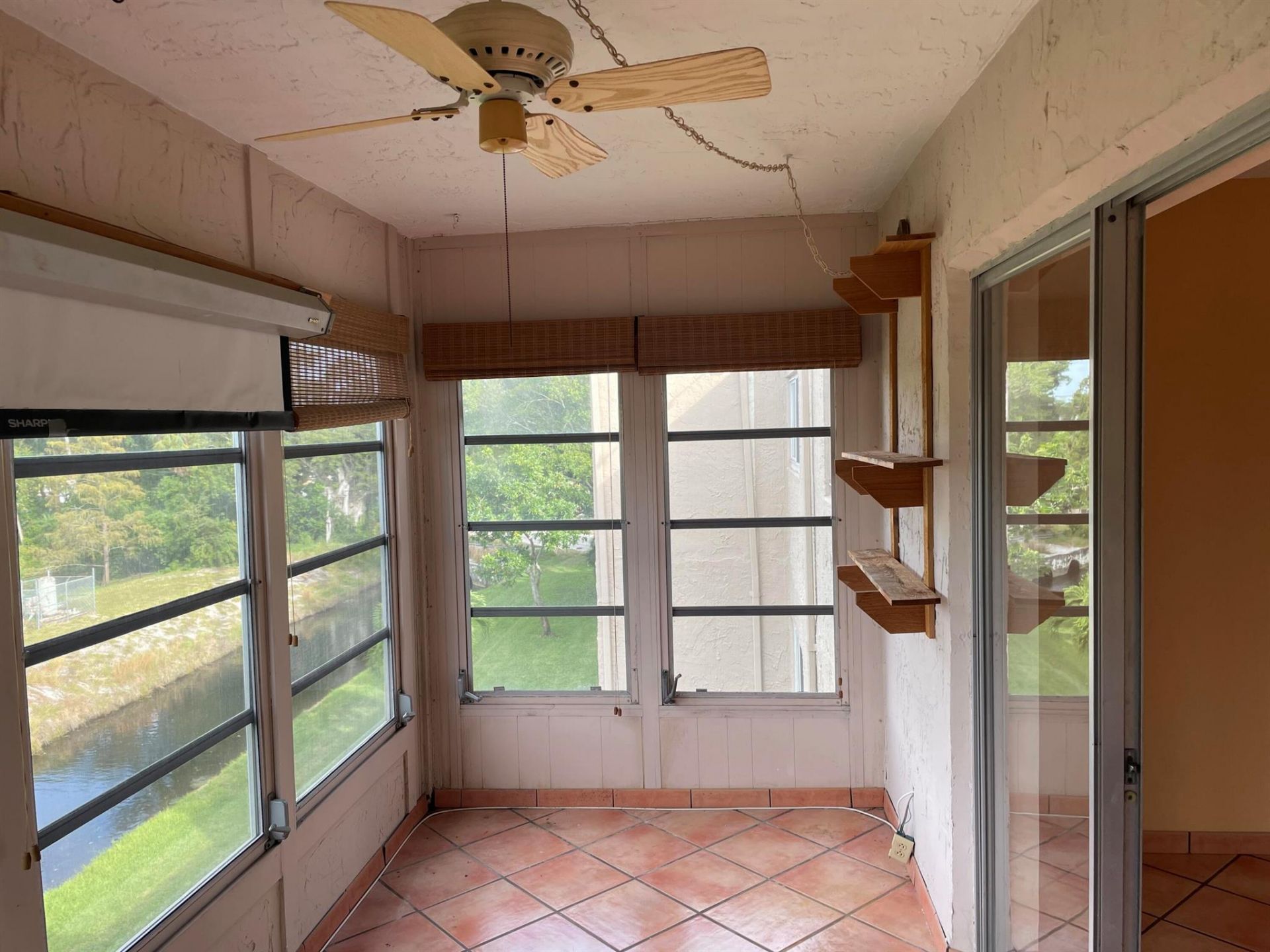 729 Lori Drive, Unit 405, Palm Springs, FL 33461 Photo