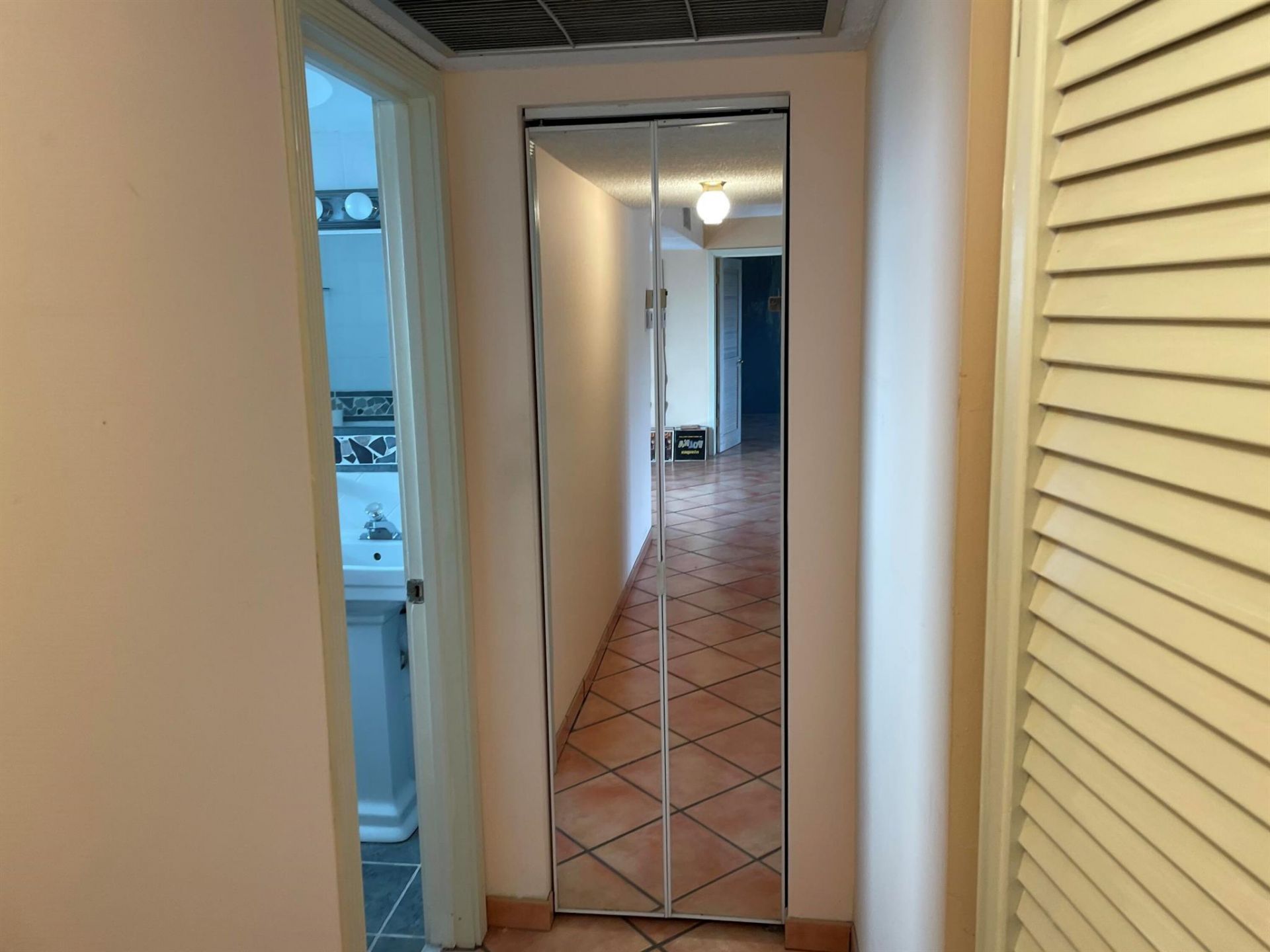 729 Lori Drive, Unit 405, Palm Springs, FL 33461 Photo