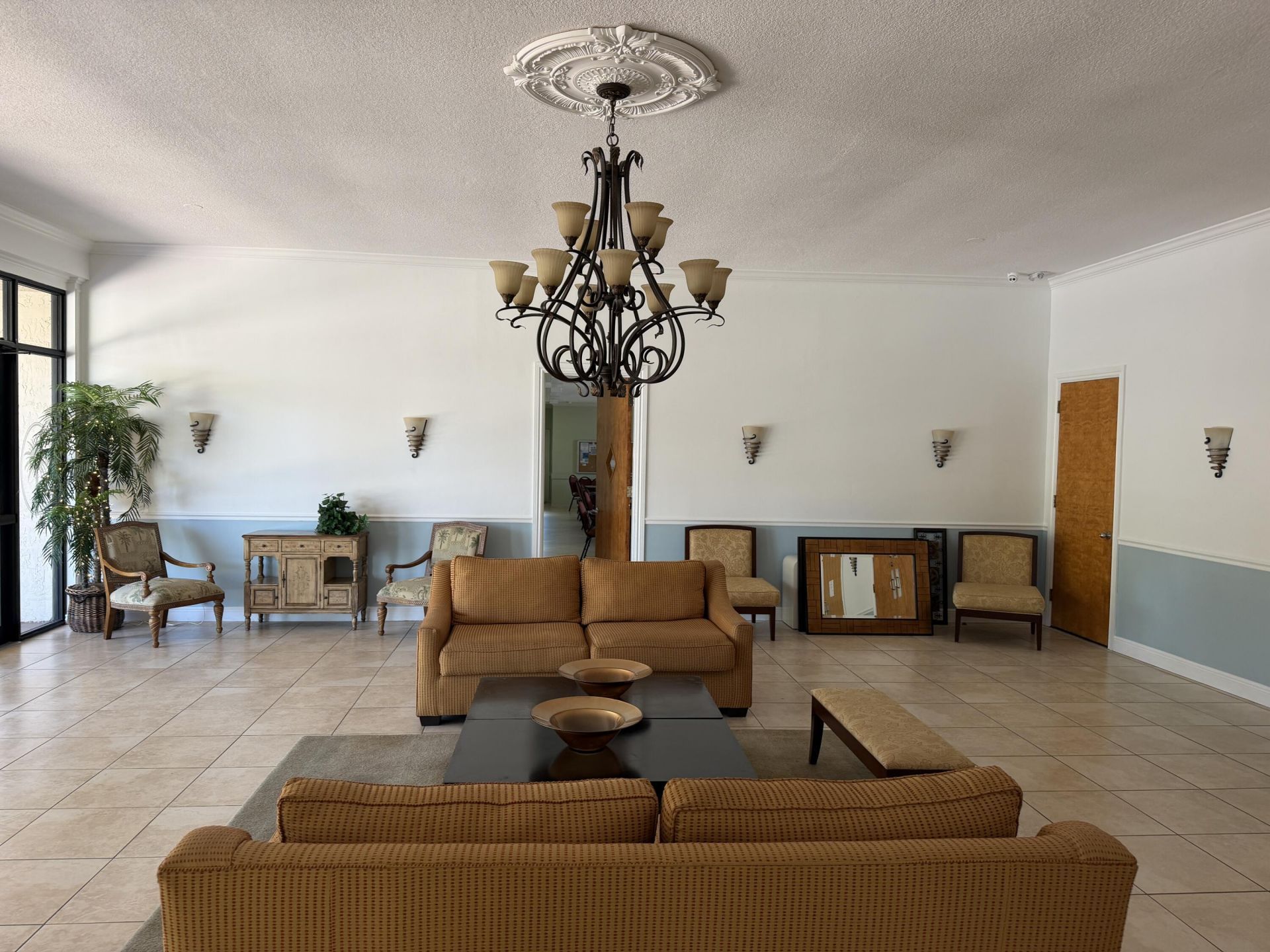 729 Lori Drive, Unit 405, Palm Springs, FL 33461 Photo