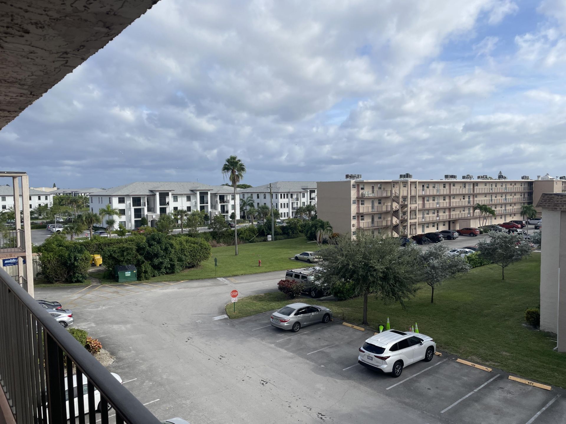 729 Lori Drive, Unit 405, Palm Springs, FL 33461 Photo