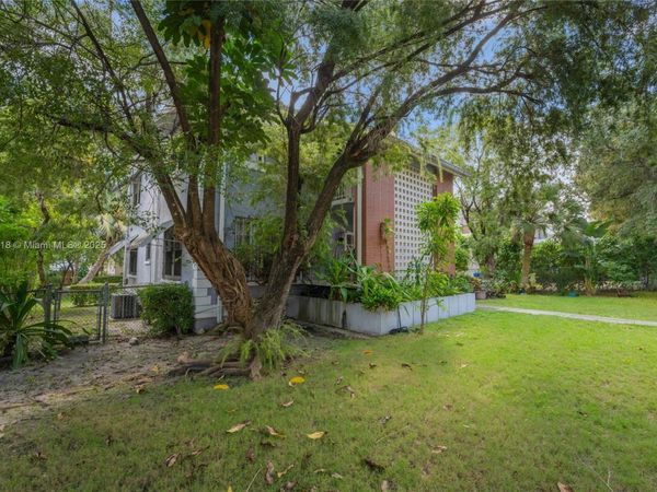 405 SW 11th Ave, Miami, FL 33130