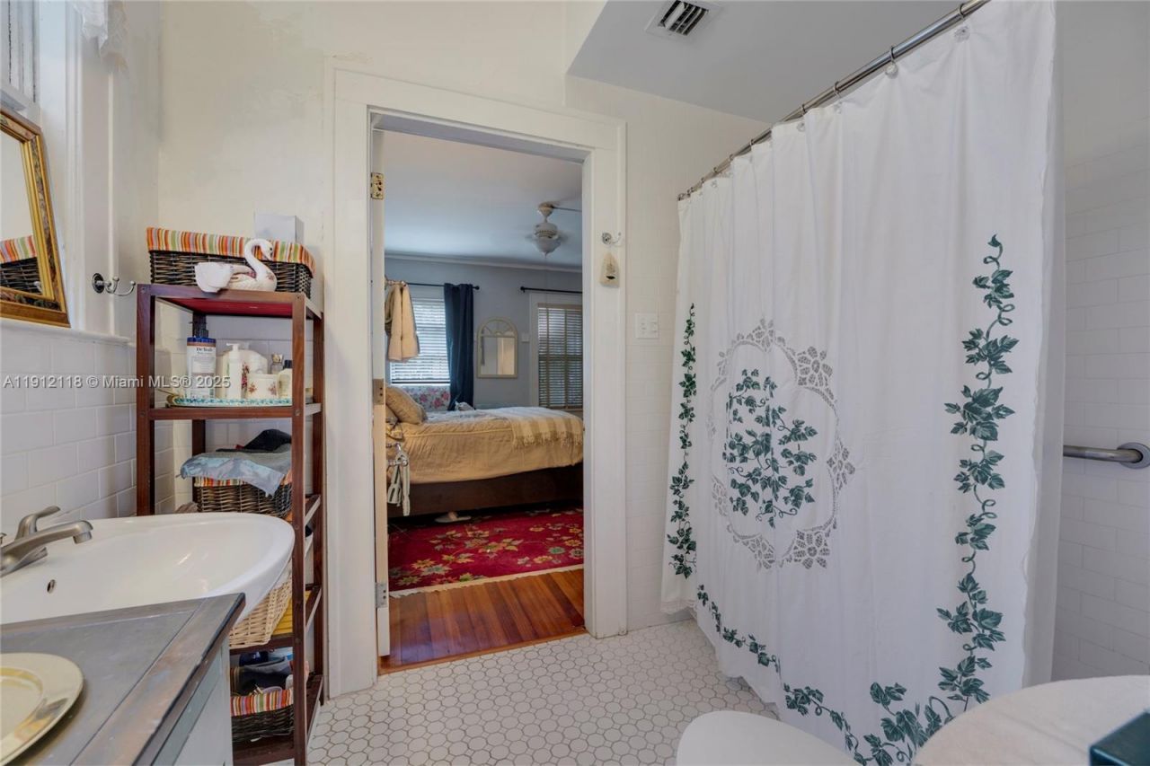 405 SW 11th Ave, Miami, FL 33130 Photo