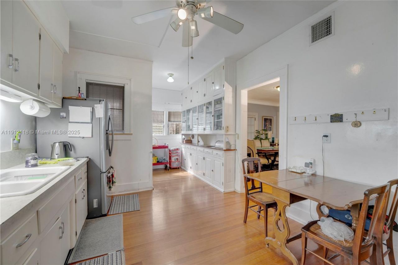 405 SW 11th Ave, Miami, FL 33130 Photo