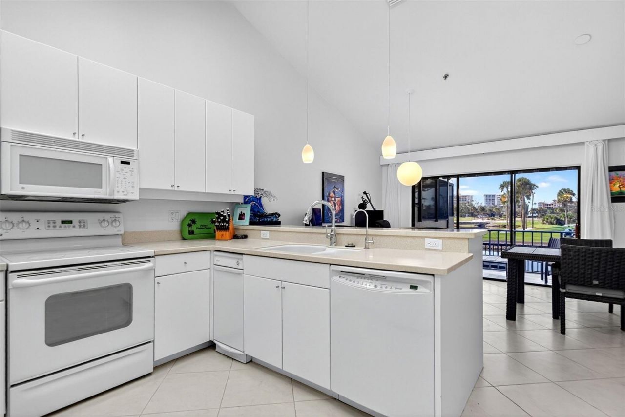 2323 Harbour Oaks Drive, Longboat Key, FL 34228 Photo