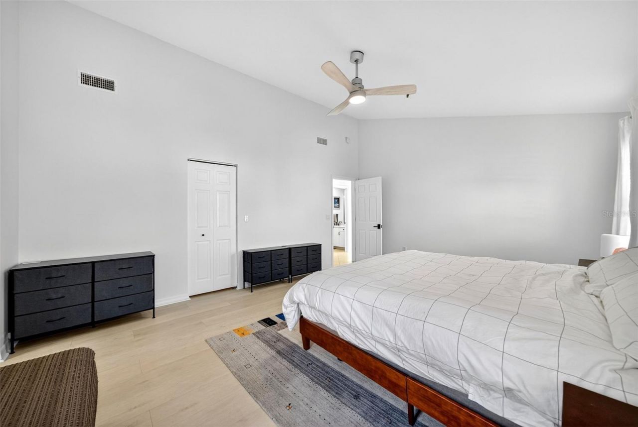 2323 Harbour Oaks Drive, Longboat Key, FL 34228 Photo