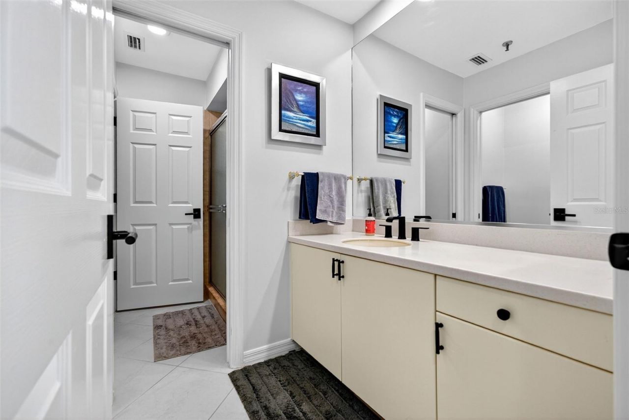 2323 Harbour Oaks Drive, Longboat Key, FL 34228 Photo