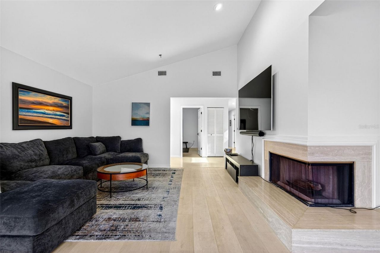 2323 Harbour Oaks Drive, Longboat Key, FL 34228 Photo