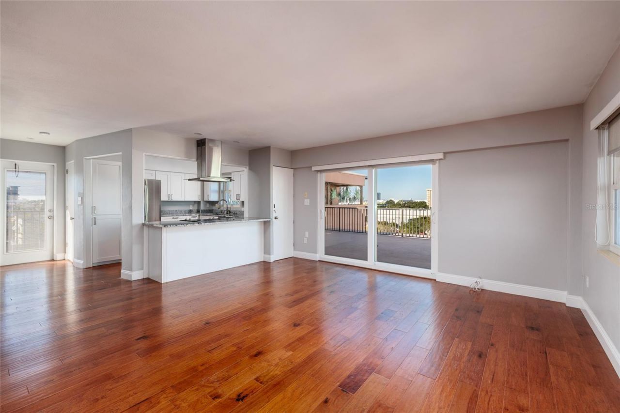 750 Burlington Avenue N, Unit 5B, Saint Petersburg, FL 33701 Photo