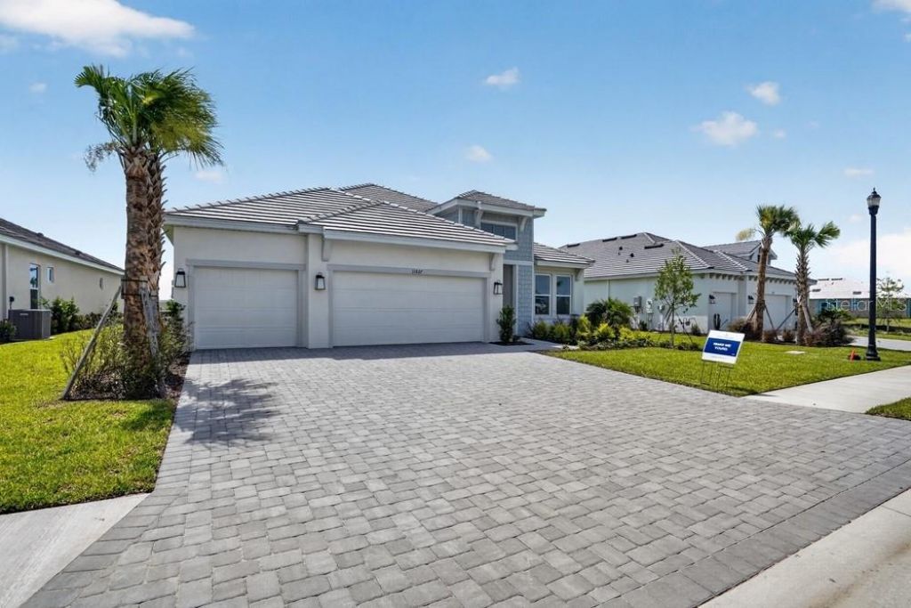 13827 Buchanan Drive, Palmetto, FL 34221 Photo